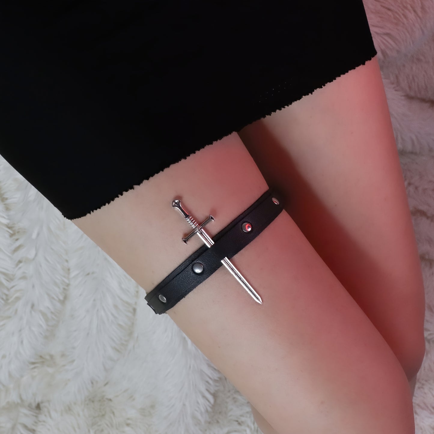 PU Leather Punk Style Garter Belt With Metal Buckle And Chain Decoration, Gothic Style, Adjustable Waistband For Cosplay, Roleplay, Or Lingerie